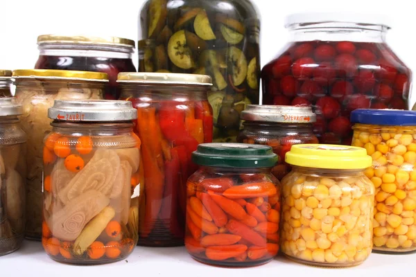 Frutas e produtos hortícolas conservados — Fotografia de Stock