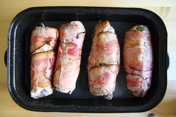 Rotoli di carne al forno dal maiale — Foto Stock