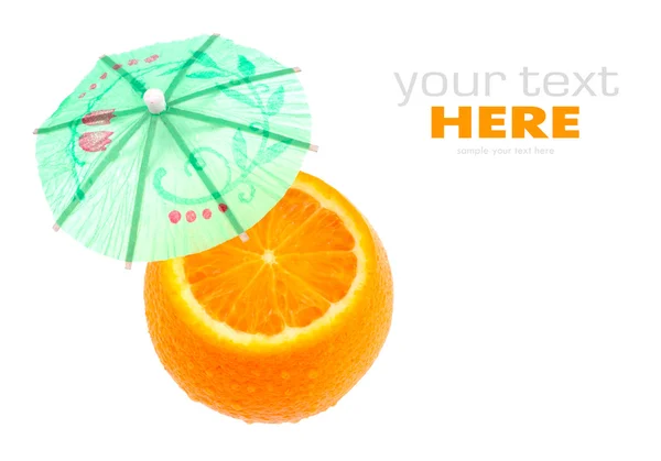 Oranje en paraplu's geïsoleerd op een witte achtergrond — Stockfoto