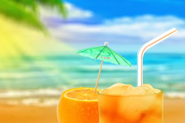 Cocktail em uma praia — Fotografia de Stock