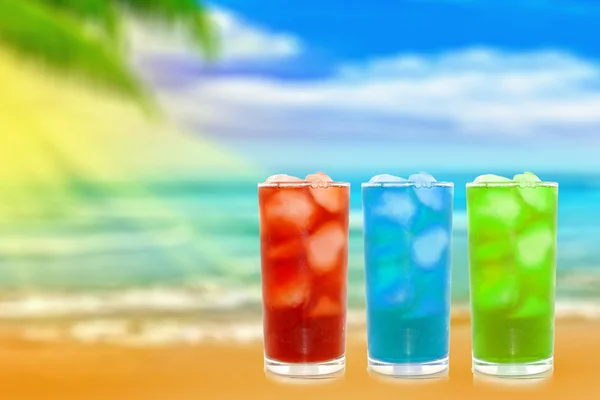 ? ocktail på en strand — Stockfoto