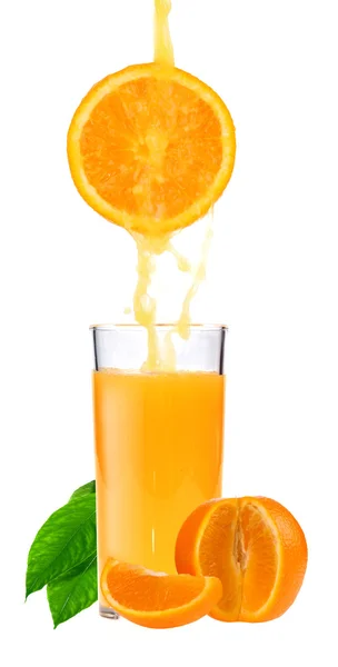 Succo d'arancia e fette di arancia — Foto Stock