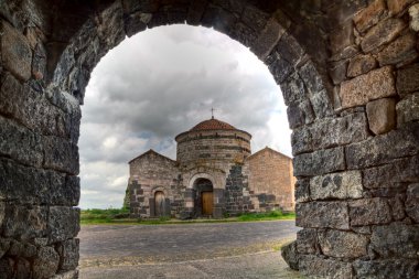 Ortaçağ kilise Italya Sardinya