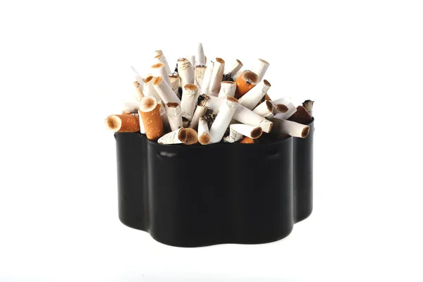 Askfat med cigarett stubbar — Stockfoto