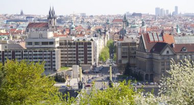 Yaz aylarında şehrin güzel manzaralarını. Prague, Çek Cumhuriyeti.