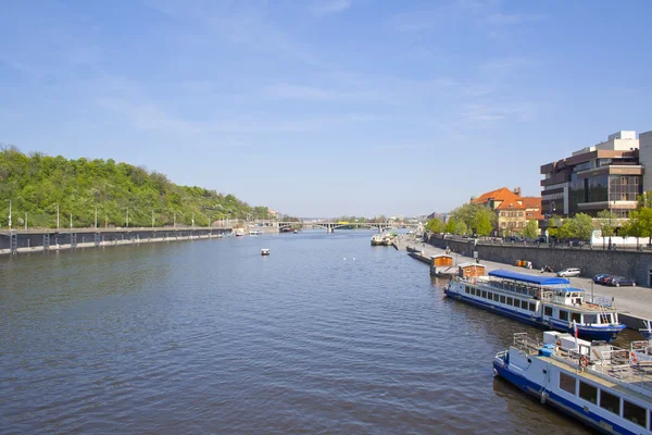 Belas vistas da cidade no verão. Praga, República Checa . — Fotografia de Stock