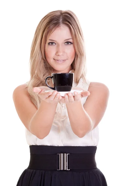Szczęśliwa młoda kobieta z filiżanką kawy na białym tle — Zdjęcie stockowe