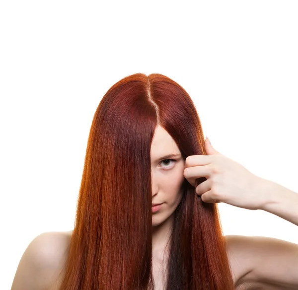 Ritratto di una bella giovane donna dai capelli meravigliosi — Foto Stock