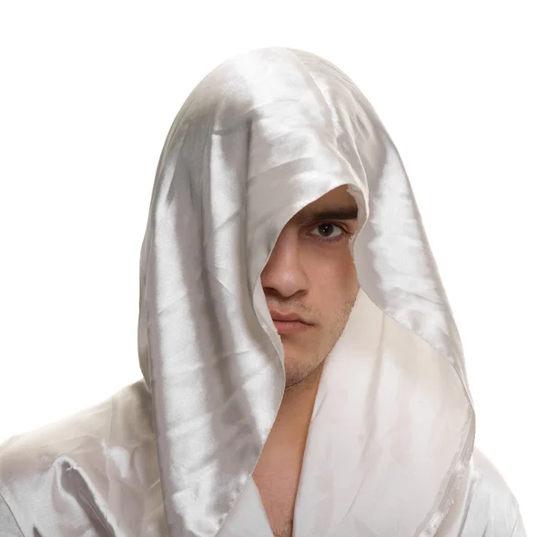 Młody wojownik w białe kimono na białym tle — Zdjęcie stockowe