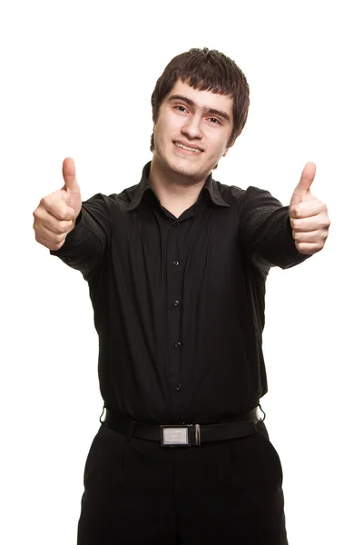 年轻男子在黑色衬衫打手势大拇指的肖像签署 ag — 图库照片