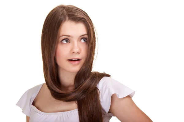 Retrato de uma bela menina adolescente com cabelos longos e pele limpa — Fotografia de Stock