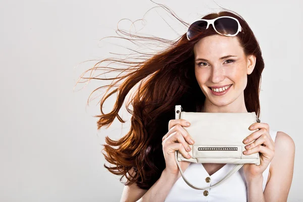 美しいセクシーな白人女性財布 — ストック写真