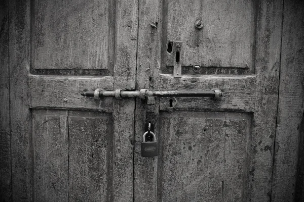 Vergrendelde deur — Stockfoto