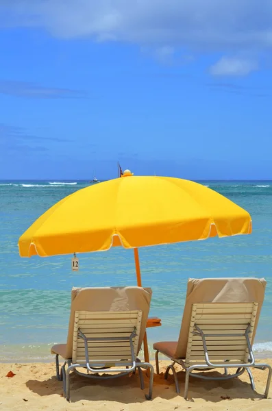 Vacation Image Of Bright Yellow Beach Umbrella And Loungers — Stock Photo, Image