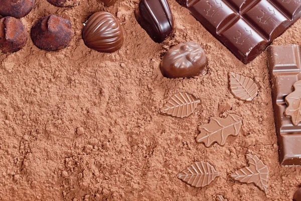 Stilleven van chocolade in cacao — Stockfoto
