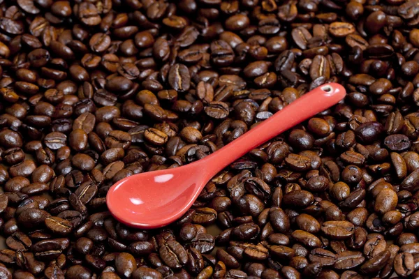 Lingură cu boabe de cafea — Fotografie, imagine de stoc