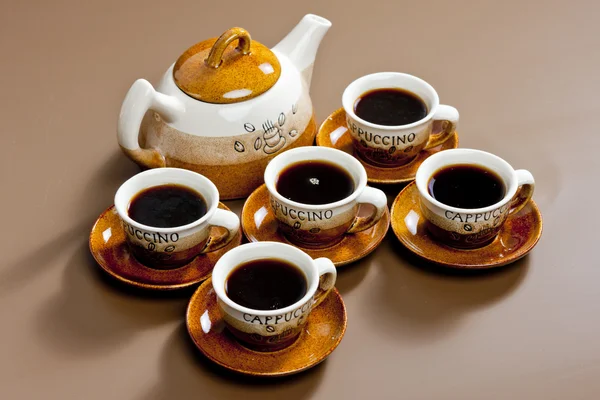 Ainda vida de xícaras de café e cafeteira — Fotografia de Stock