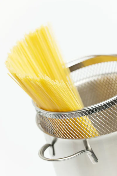 Spaghetti in pot — Stockfoto