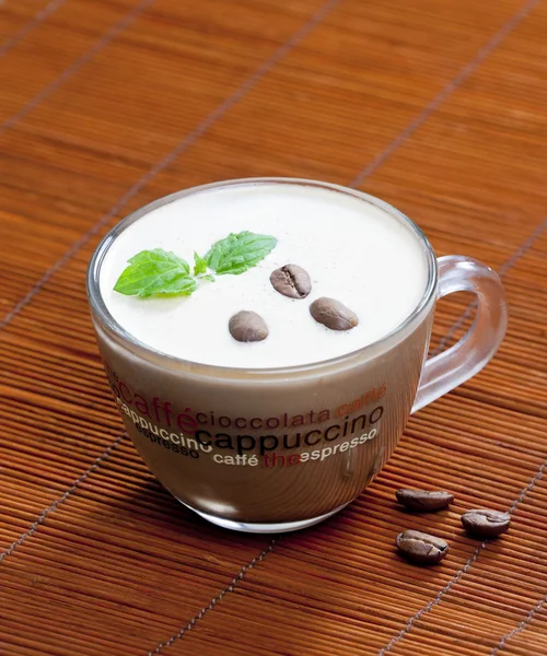 Copo de cappuccino — Fotografia de Stock