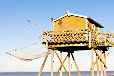 Balık evi ile bir balıkçı net, gironde bölümü, aquitaine,