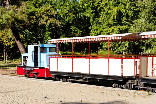 Ferrocarril de vía estrecha, St-Troyan-Les-Bains, Poitou-Charentes, Fra — Foto de Stock