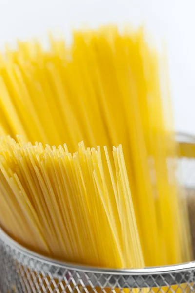 Spaghetti in pot — Stockfoto