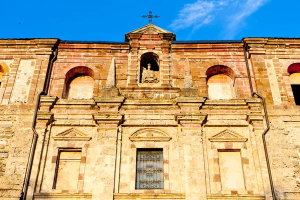 Монастир Nuestra Нуестра-Сеньора-де-Valvanera, Ла-Ріоха, Іспанія — стокове фото