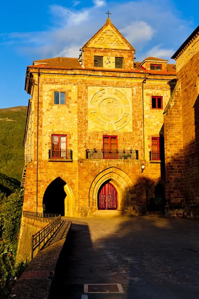 圣母夫人 de valvanera 修道院，拉里奥哈、 西班牙 — 图库照片
