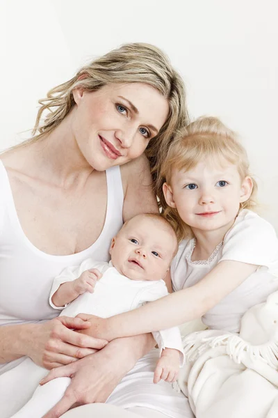 Portret matki z córkami — Zdjęcie stockowe