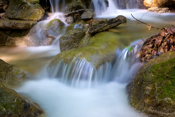 Potok horské řeky — Stock fotografie