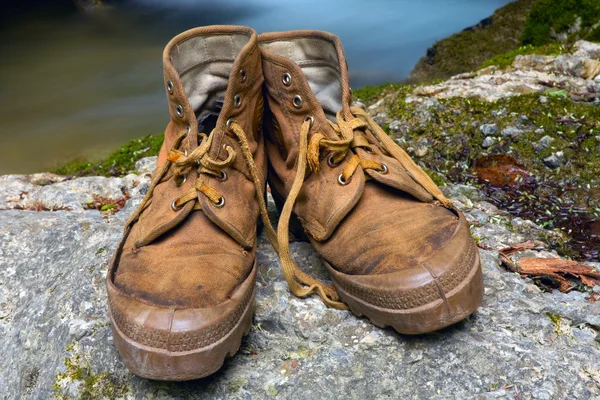 Viejos turistas botas — Foto de Stock