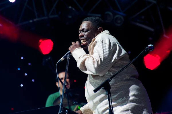 Lucky Peterson sings — Stock Photo, Image