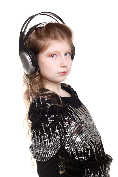 Dospívající dívka ve sluchátkách — Stock fotografie