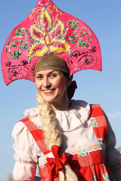 Посміхаючись краса Російська — стокове фото