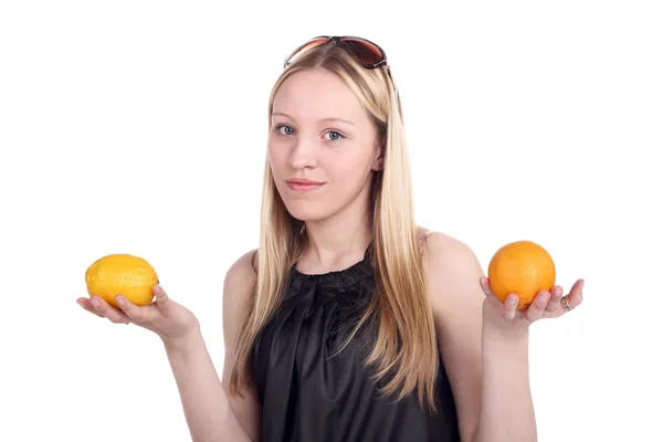 Chica con las frutas —  Fotos de Stock