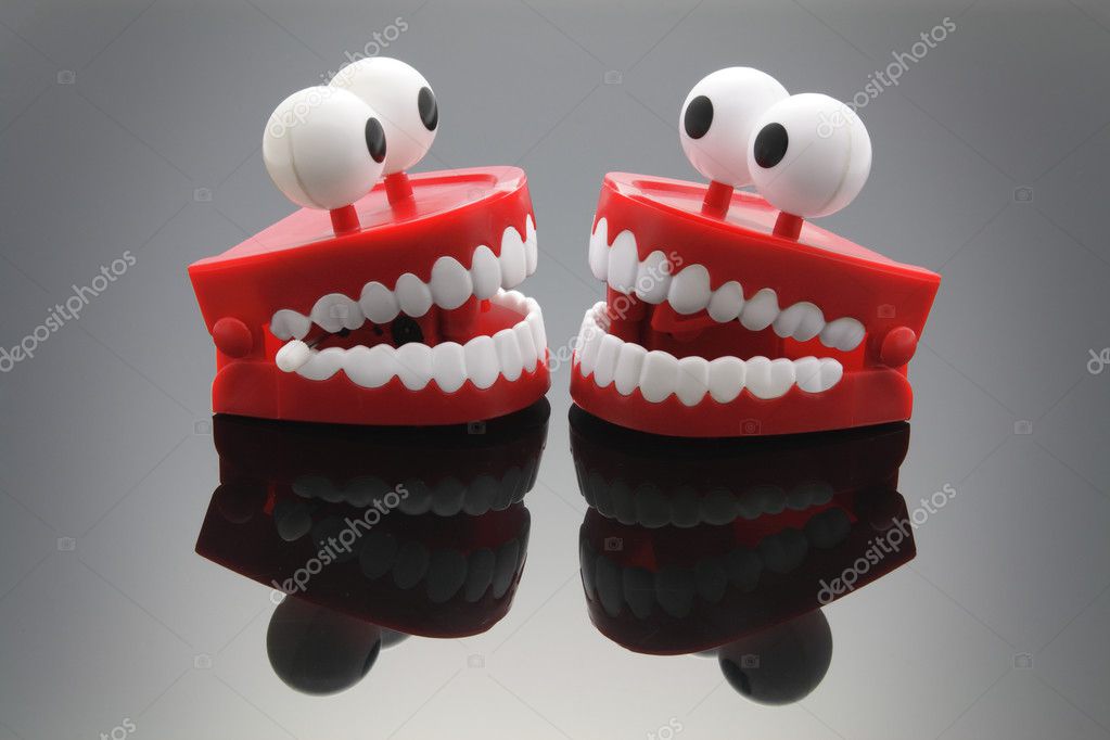 Los dientes postizos o dentaduras postizas Fotografía de stock - Alamy