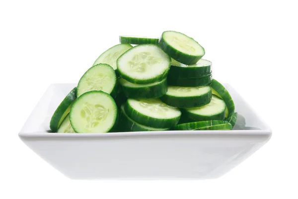 Kom van gesneden komkommer — Stockfoto