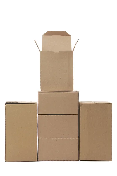 Barna karton dobozok rendezett verem — Stock Fotó