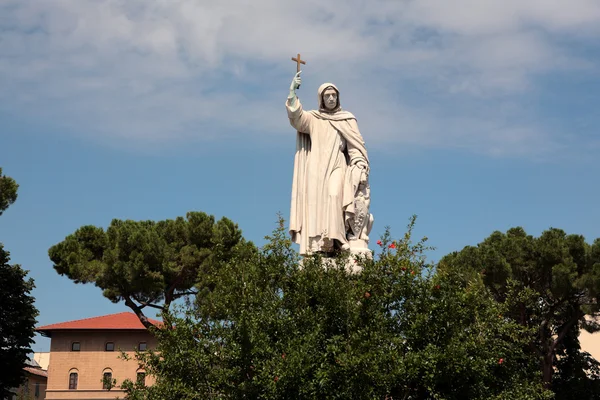 Statue of Girola o Savonarola in Florence Italy — Stock Photo, Image