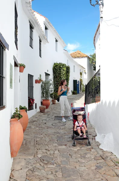 Мати і дочка у відпустку в Іспанії — стокове фото
