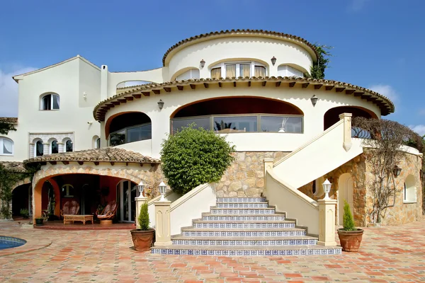 Lenyűgöző külső, luxus Villa Spanyolországban — Stock Fotó