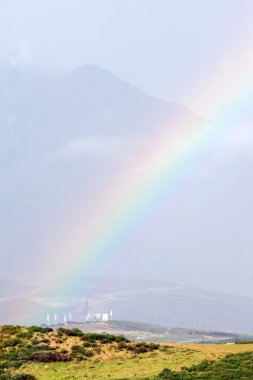 Gökkuşağı sona erdikten sonra bir fırtına İspanya