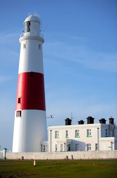 Belangrijkste rode en witte vuurtoren op portland in de buurt van weymouth in dorse — Stockfoto
