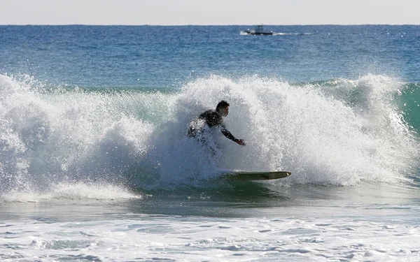 Surfare i slutet av hans kör — Stockfoto