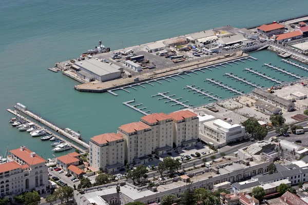 Вид с воздуха на новый порт в Гибралтаре, Европа — стоковое фото
