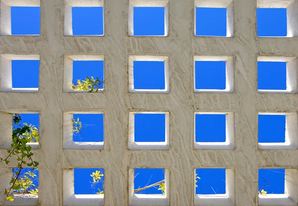 Abstracte helder blauwe vierkantjes van de moderne architectuur — Stockfoto