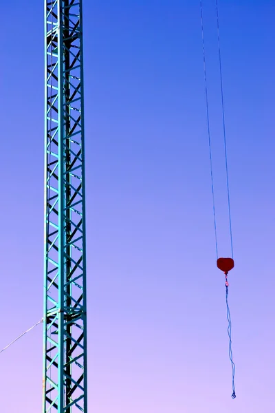 Dormant crane at the end of a busy day — Stock Photo, Image