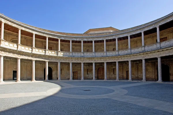 スペイン アルハンブラ宮殿で古代アリーナ — ストック写真