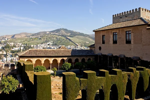 Arquitetura antiga no Palácio de Alhambra, na Espanha — Fotografia de Stock