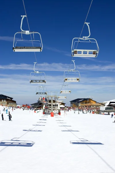 スペインの prodollano スキー リゾートをスキーします。 — ストック写真